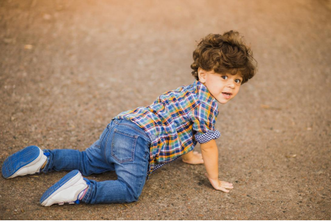 孩子摔倒后扶不扶?在孩子摔倒后,家长应该怎么做? 孩子摔倒后扶不扶?在孩子摔倒后,家长应该怎么做?